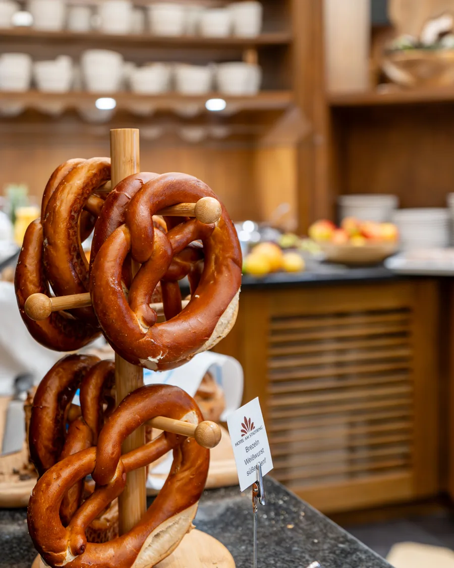 Frische Brezn im Hofbräu Restaurant